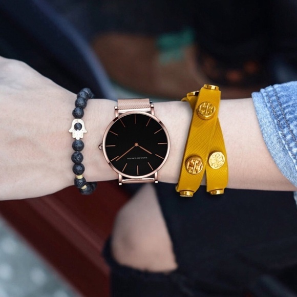 TORY BURCH • Double Wrap Logo Bracelet - Picture 2 of 9